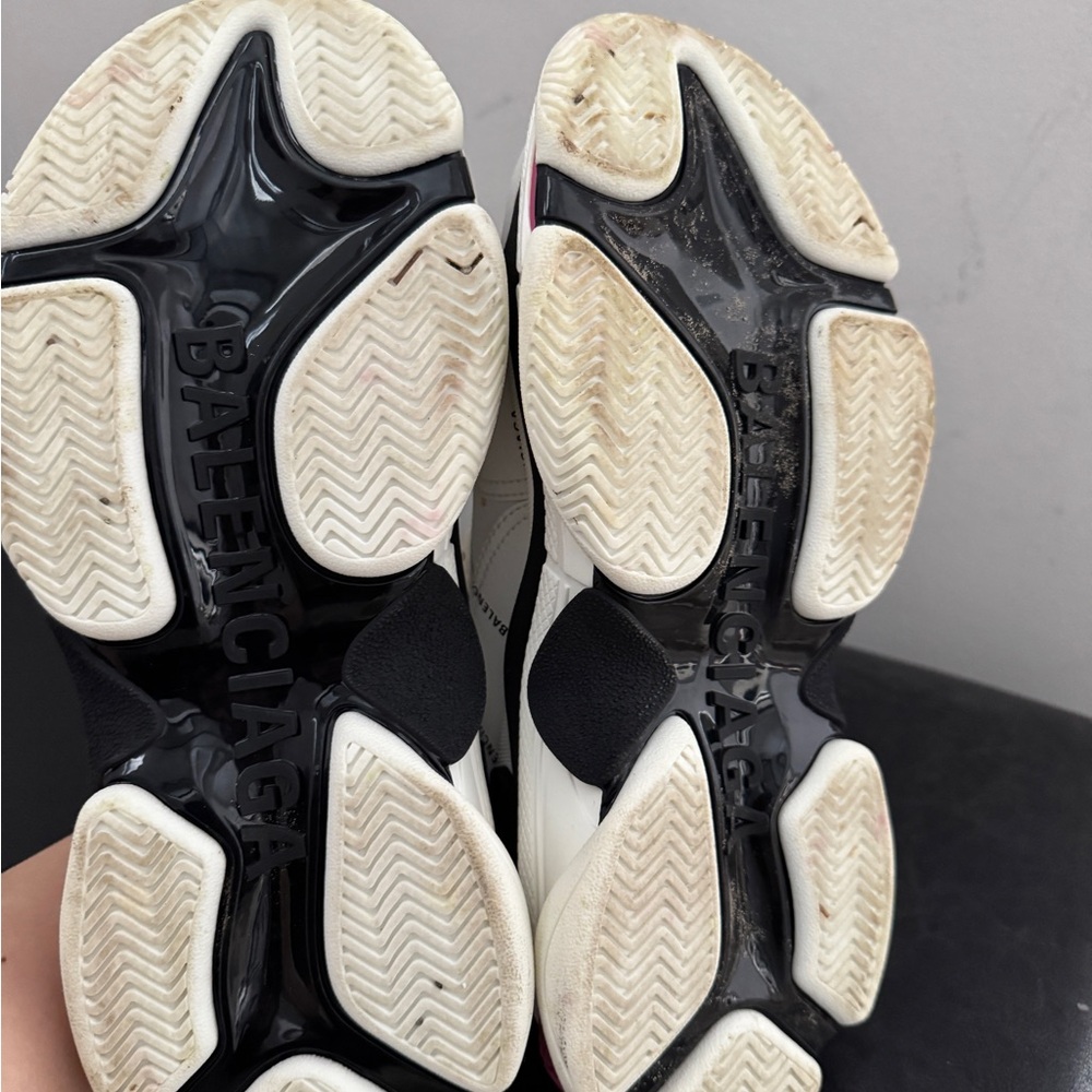 Balenciaga White and Pink Sneakers - Picture 7 of 9